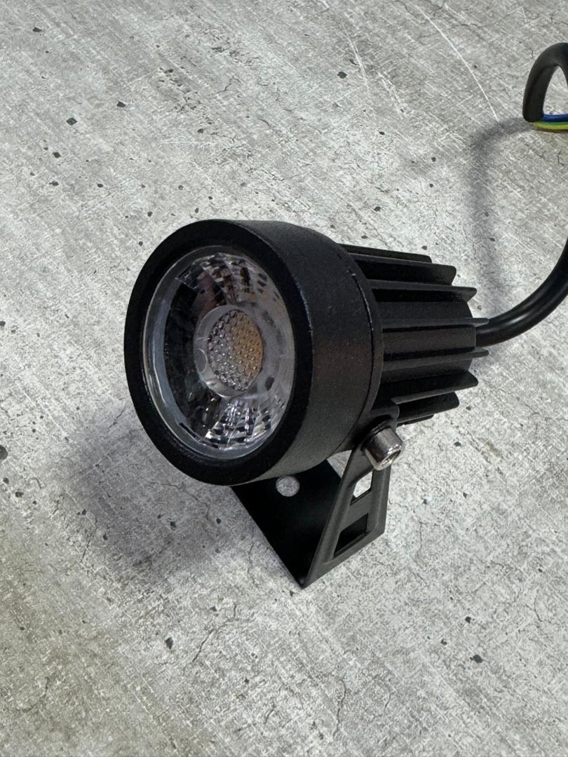 MINI SPOT DE EXTERIOR GUM LEUK LED INCORPORADO 3W