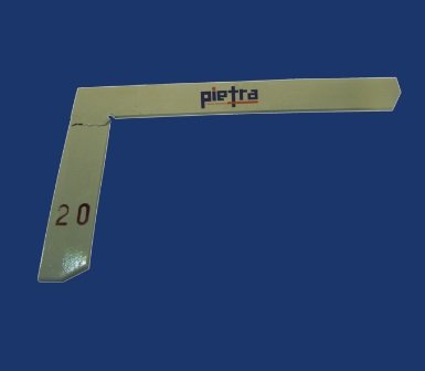 ESCUADRA ALBAÑIL HIERRO 50CM PIETRA